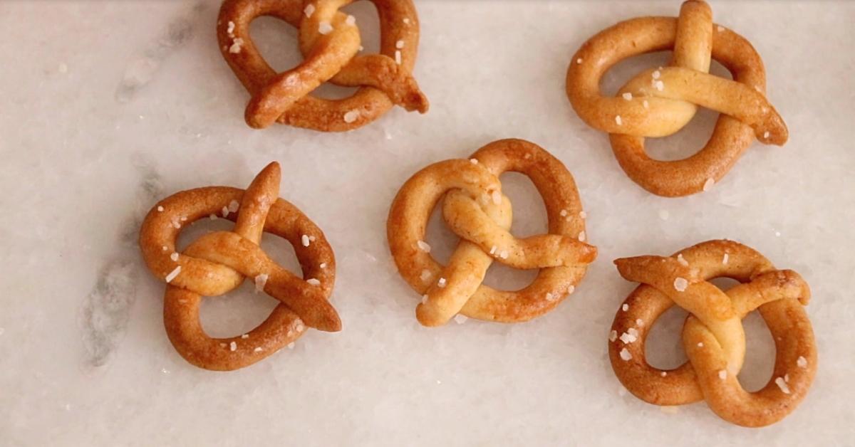 pretzel cookies