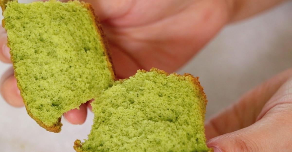 fluffy texture of matcha sponge cupcakes