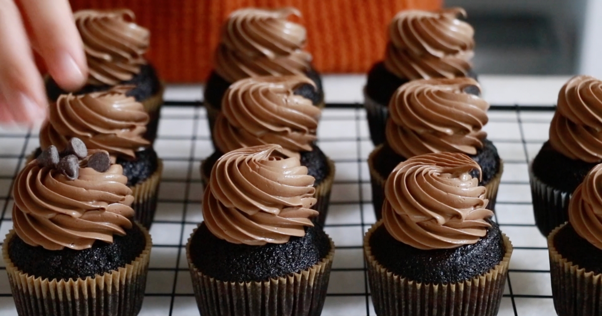 chocolate cupcakes with chocolate buttercream