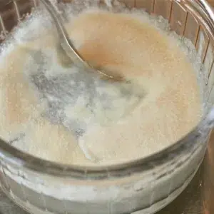 mixing gelatin and cold water