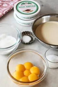 ingredients to make mascarpone cream for Tiramisu